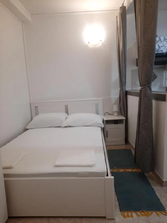 Apartmani Ana-Lora Lopar Apartment
