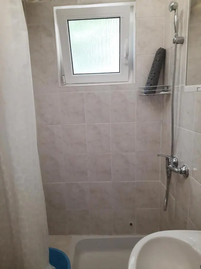 Apartmani Ana-Lora Lopar