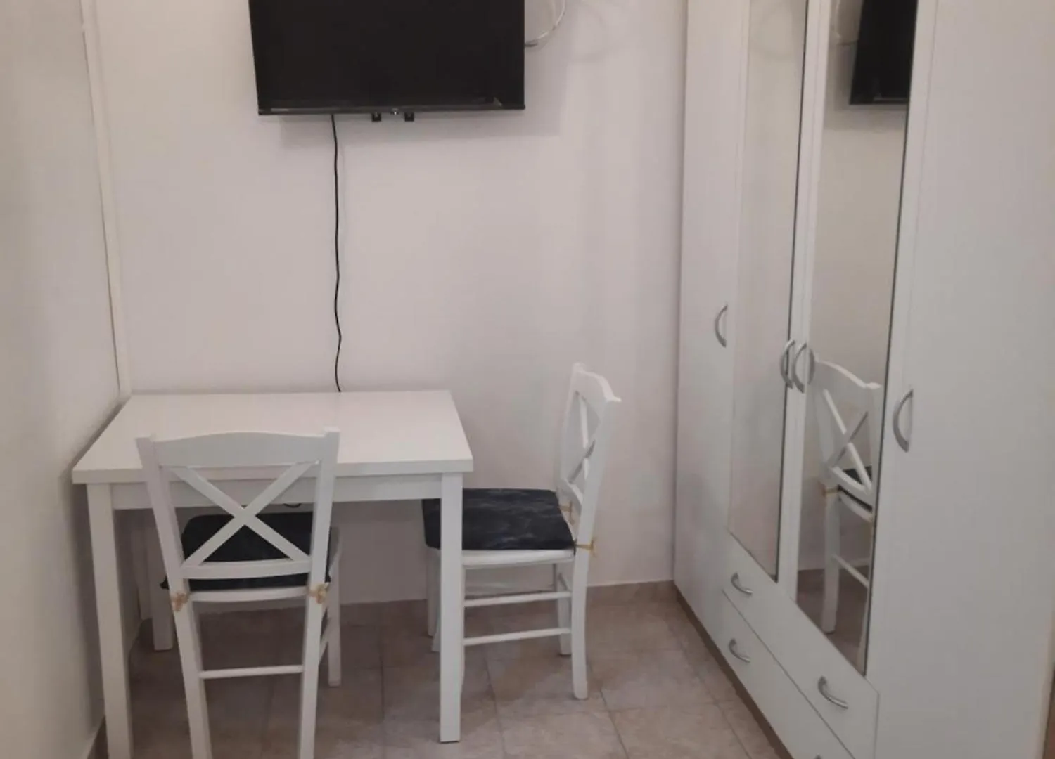 Apartmani Ana-Lora Lopar