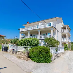 Apartman Ester, Lopar